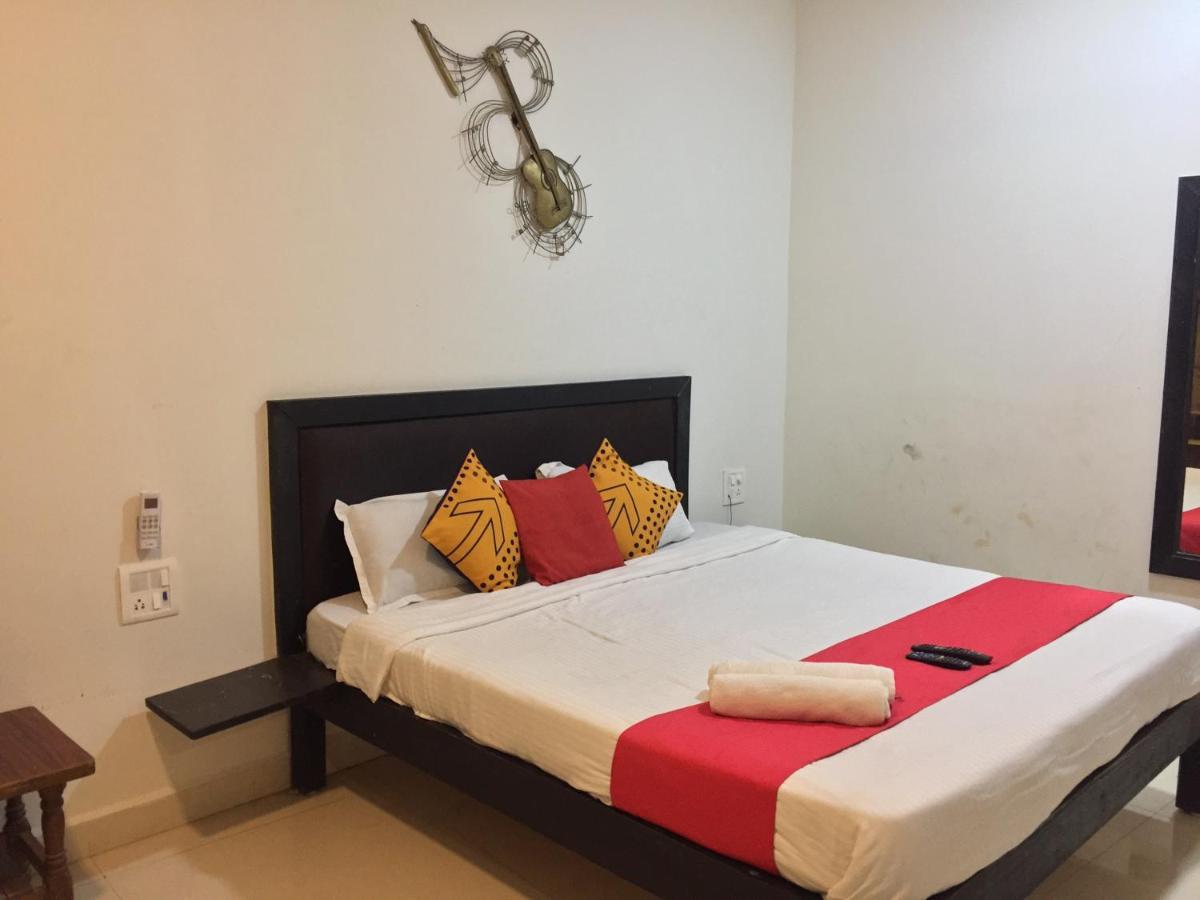 Village Hotel 2*